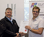 Johan Maritz (left) thanks Gary Friend after the presentation.